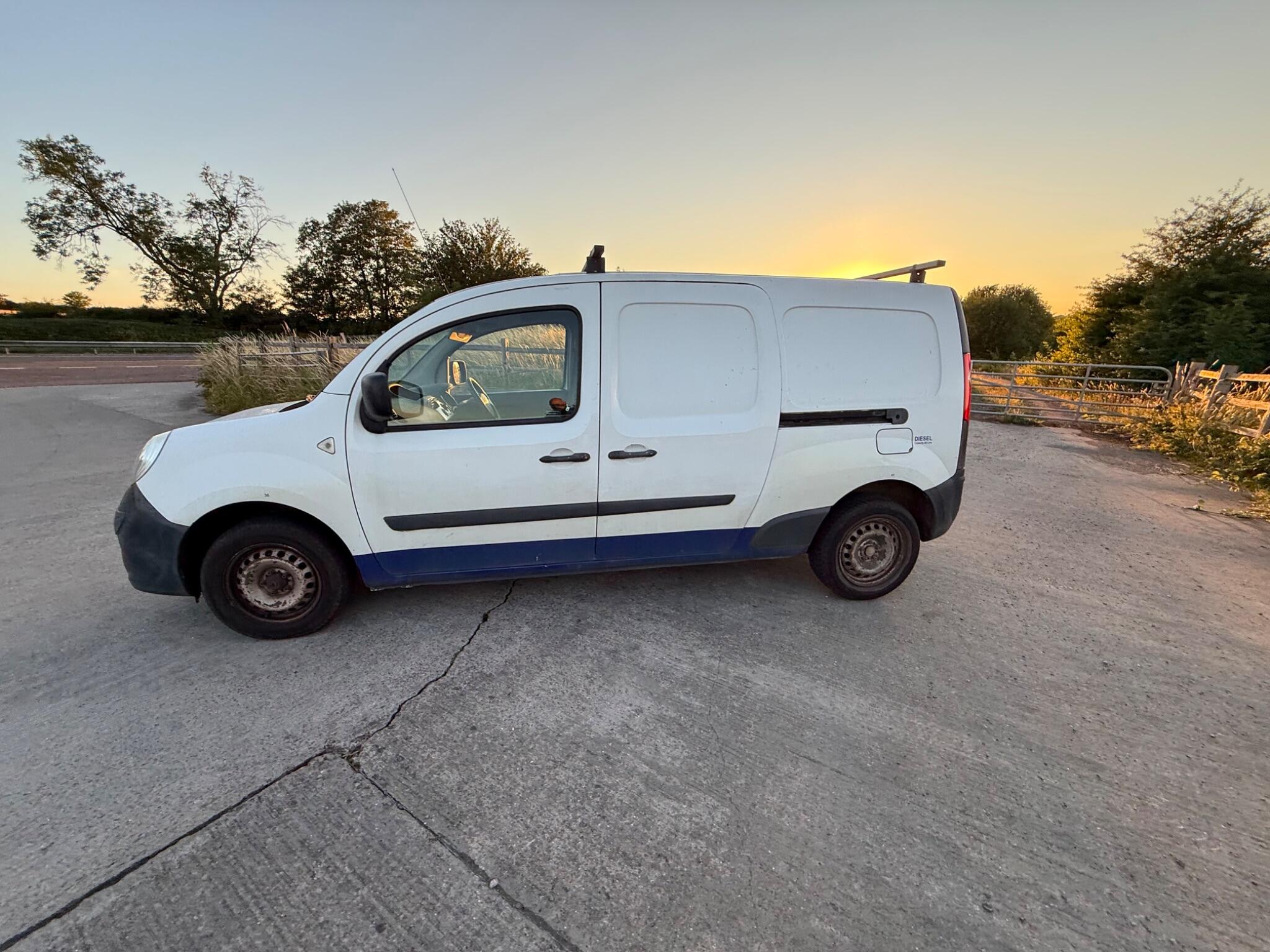 Renault Kangoo Maxi 1.5 LL21 dCi FWD L3 H1 4dr — photo 44 of 68